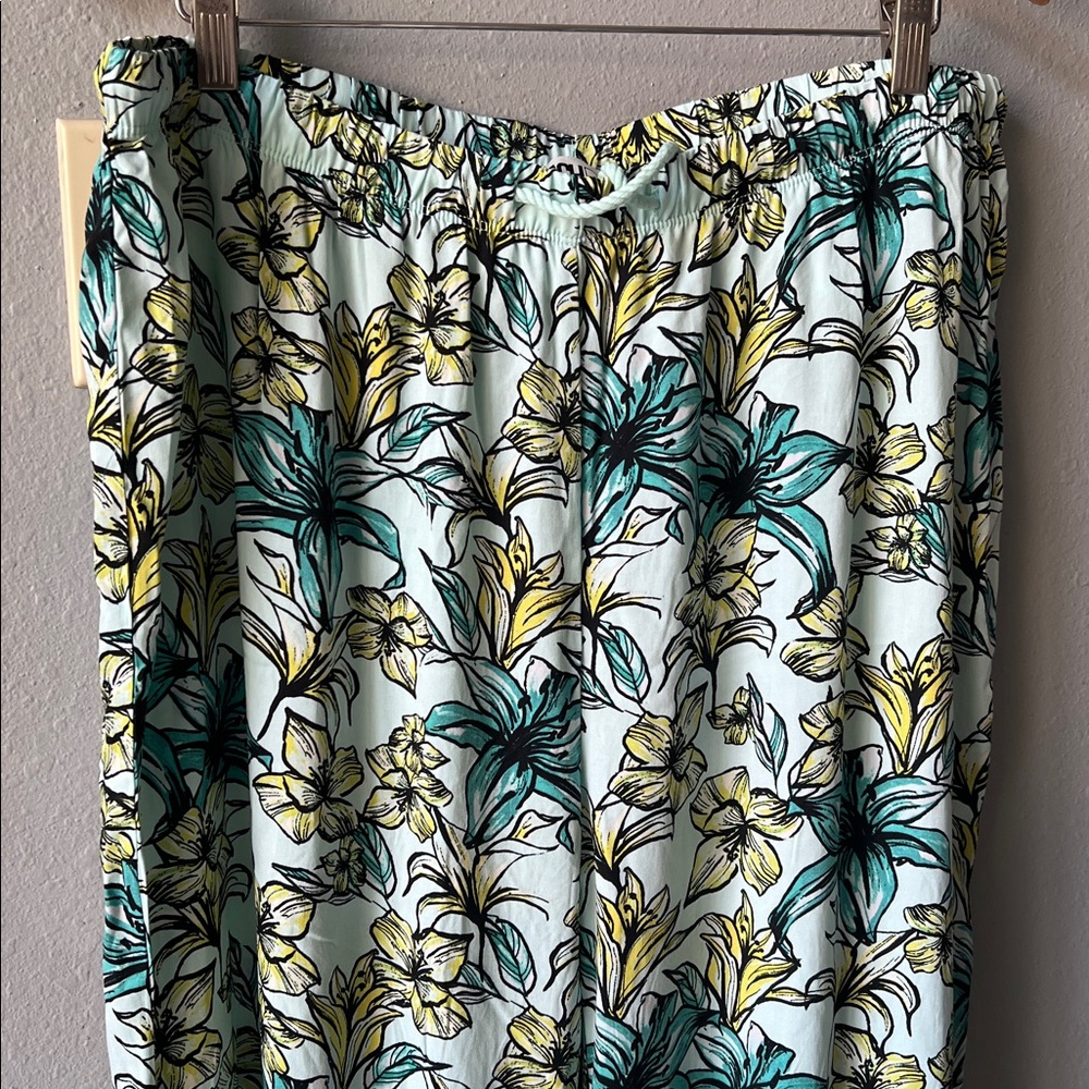 Beach Riot Tropical Pants - Picture 6 of 9
